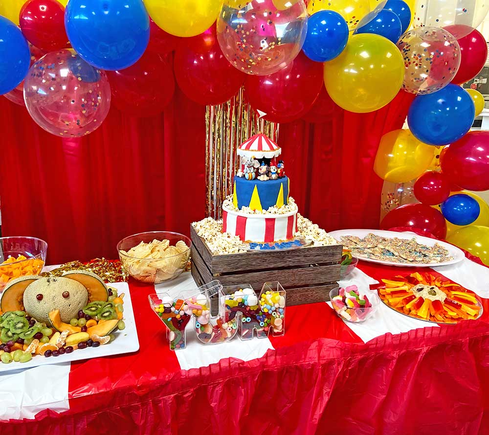 Circus theme party birthday cake