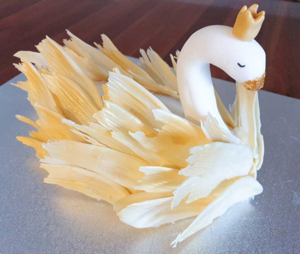 DIY swan cake side