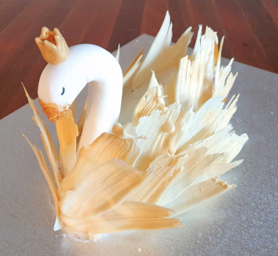 DIY swan cake side