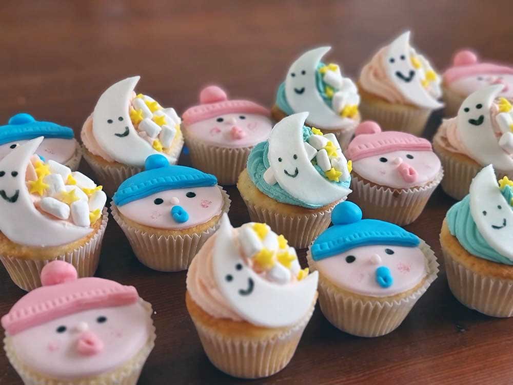gender reveal cupcakes