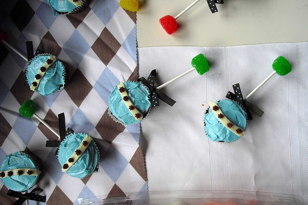 gender reveal cupcake rattles