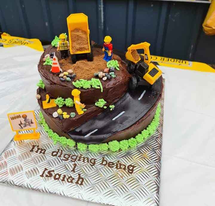 Construction birthday party cake