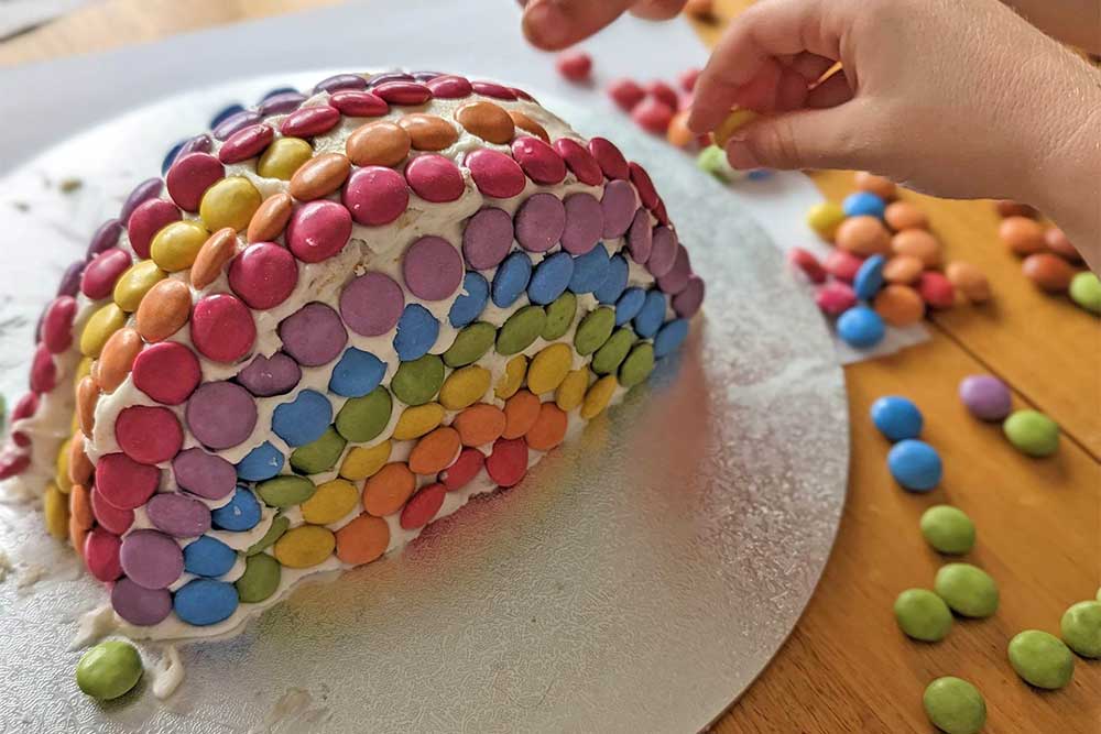 Rainbow cake decorating