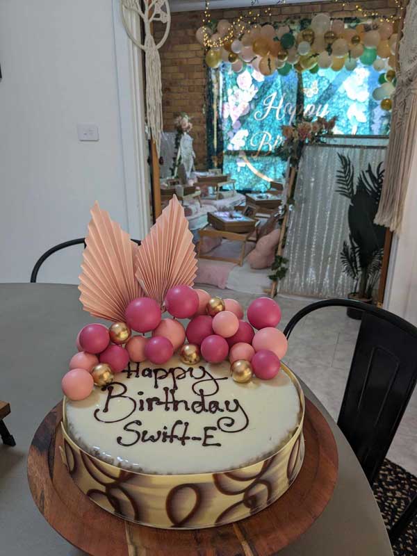 Taylor Swift birthday partycake
